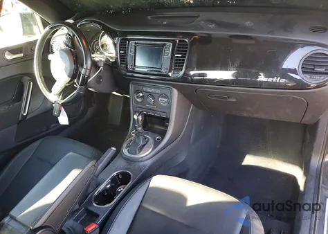 2018 Volkswagen Beetle S z USA, uszkodzony, nr VIN 3VWFD7AT0JM703559